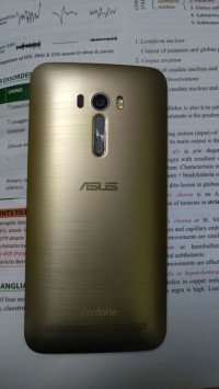 Gold Asus Zenfone Selfie