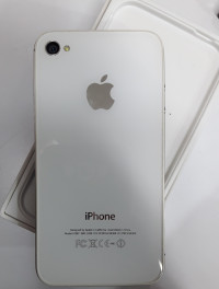 White Apple iPhone 4S