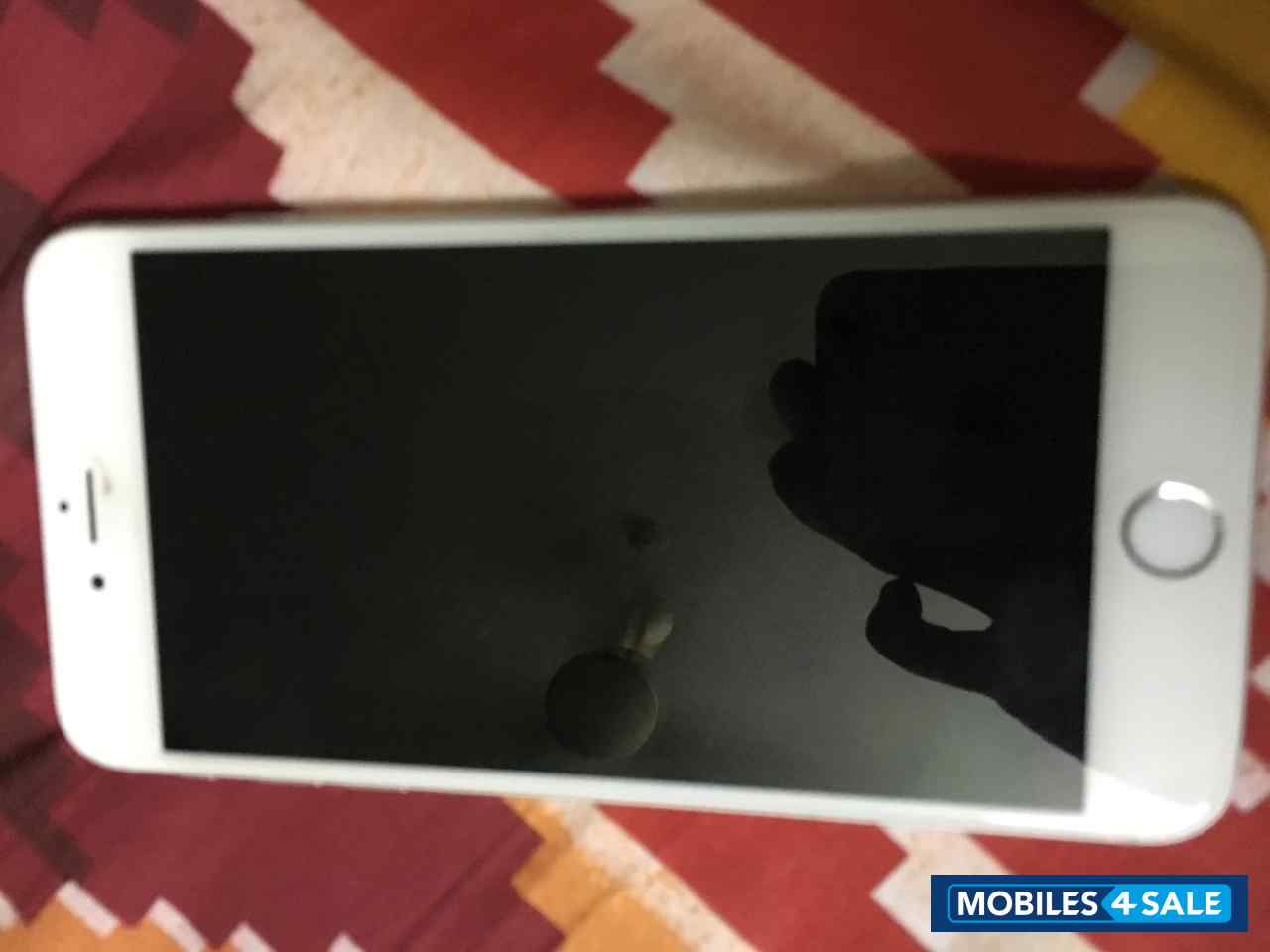 Silver Apple iPhone 6 Plus