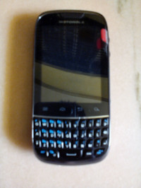 Black Motorola  xt317 duel sim good battery backup and new condition