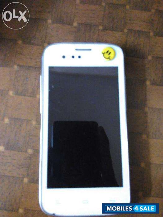 White Gionee Pioneer P2