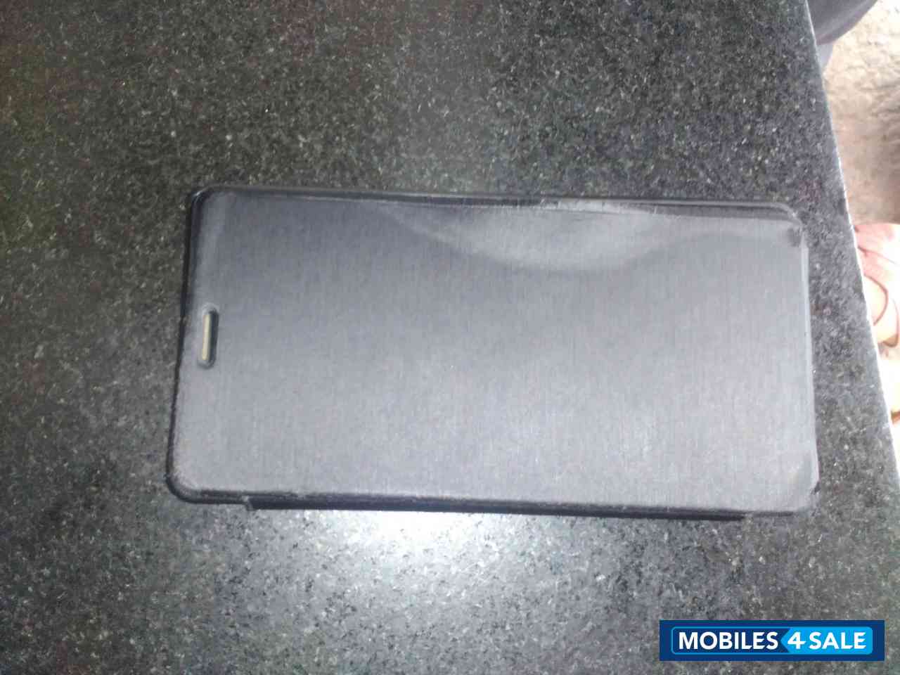 Black Gionee Pioneer P4