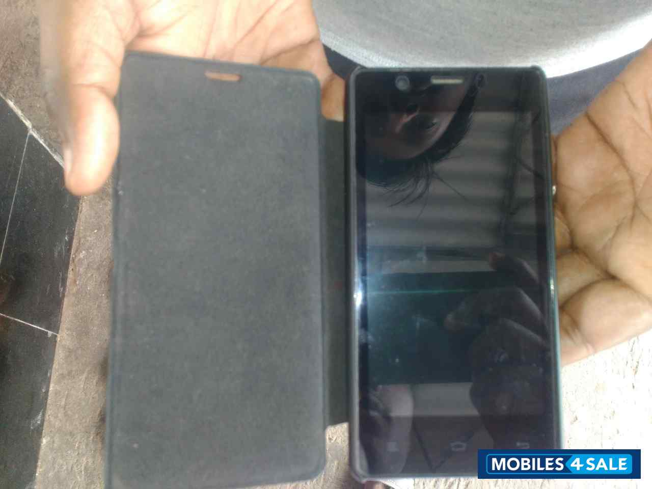 Black Gionee Pioneer P4