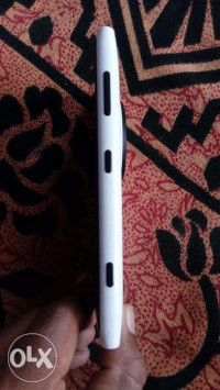 White Nokia Lumia 1020