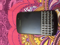 Black BlackBerry Q10