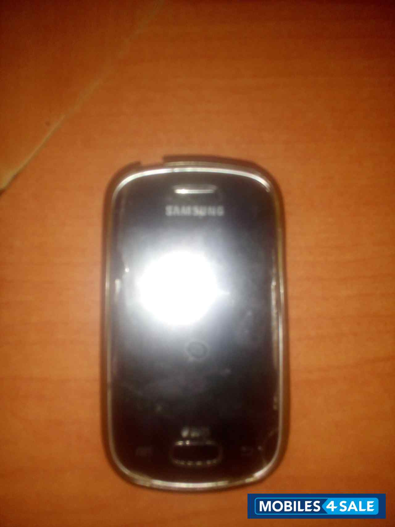 Black Samsung GT-series GT-S5282T