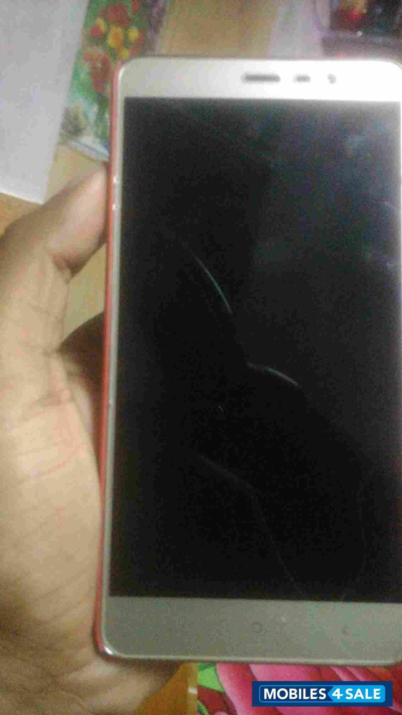 Gold Xiaomi Redmi Note 3