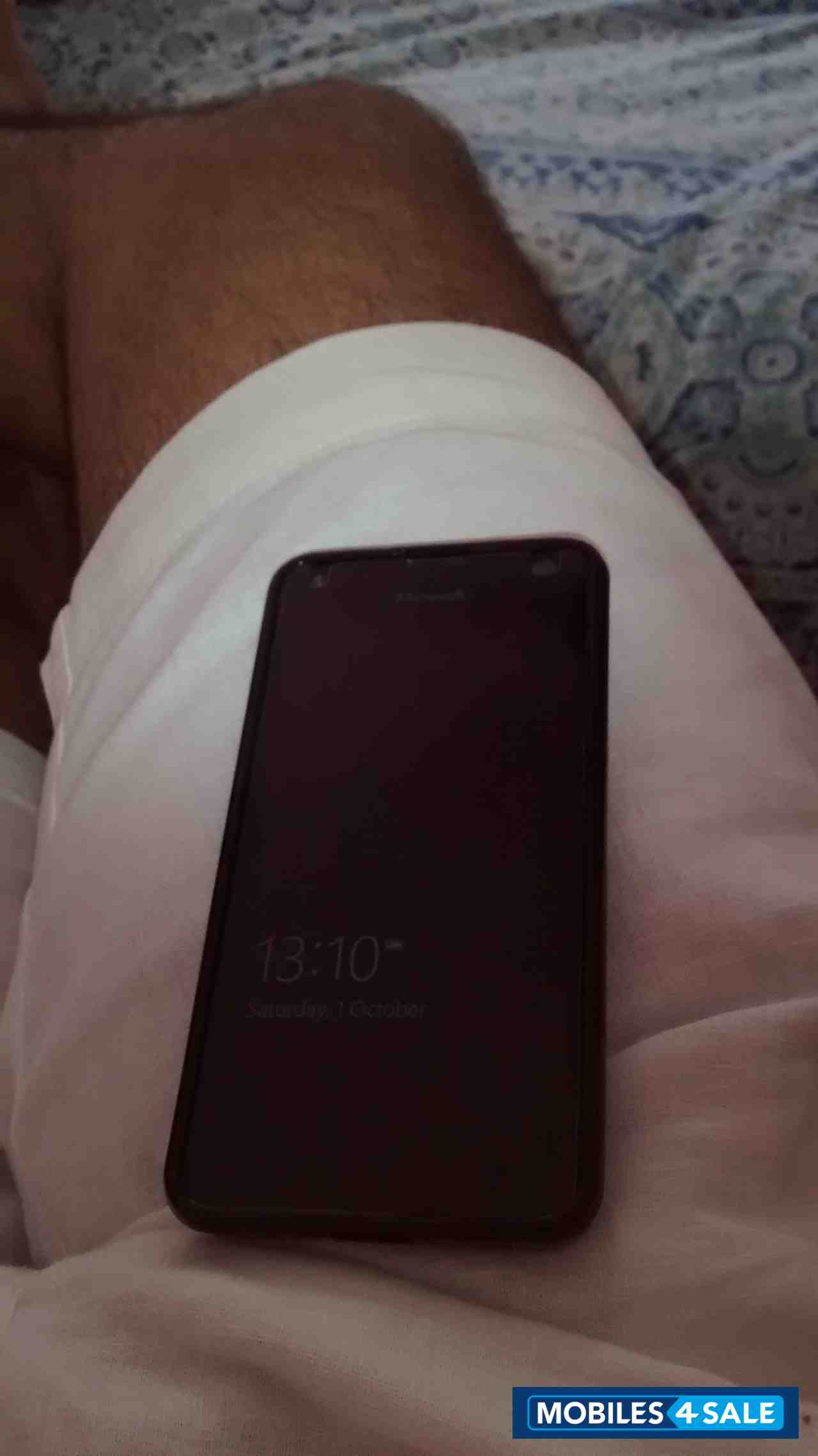 Black Nokia Lumia 550