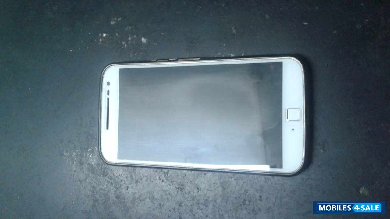 White Motorola Moto G4 Plus