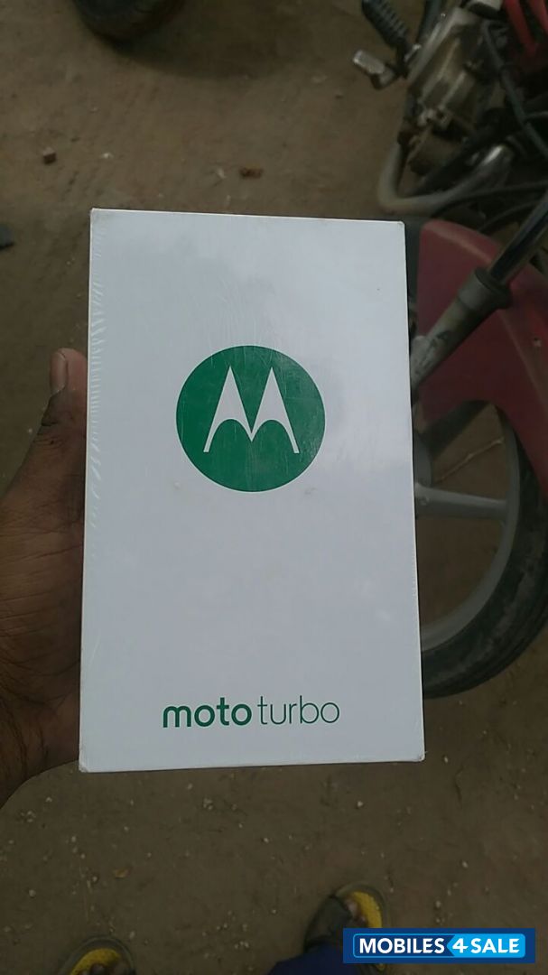Black Motorola Droid Turbo