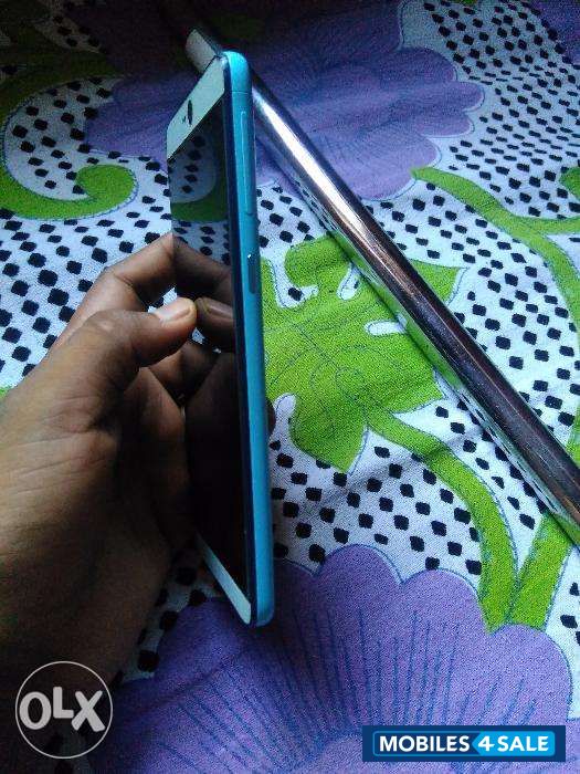 Blue HTC Desire 826x Blue HTC Desire 826x