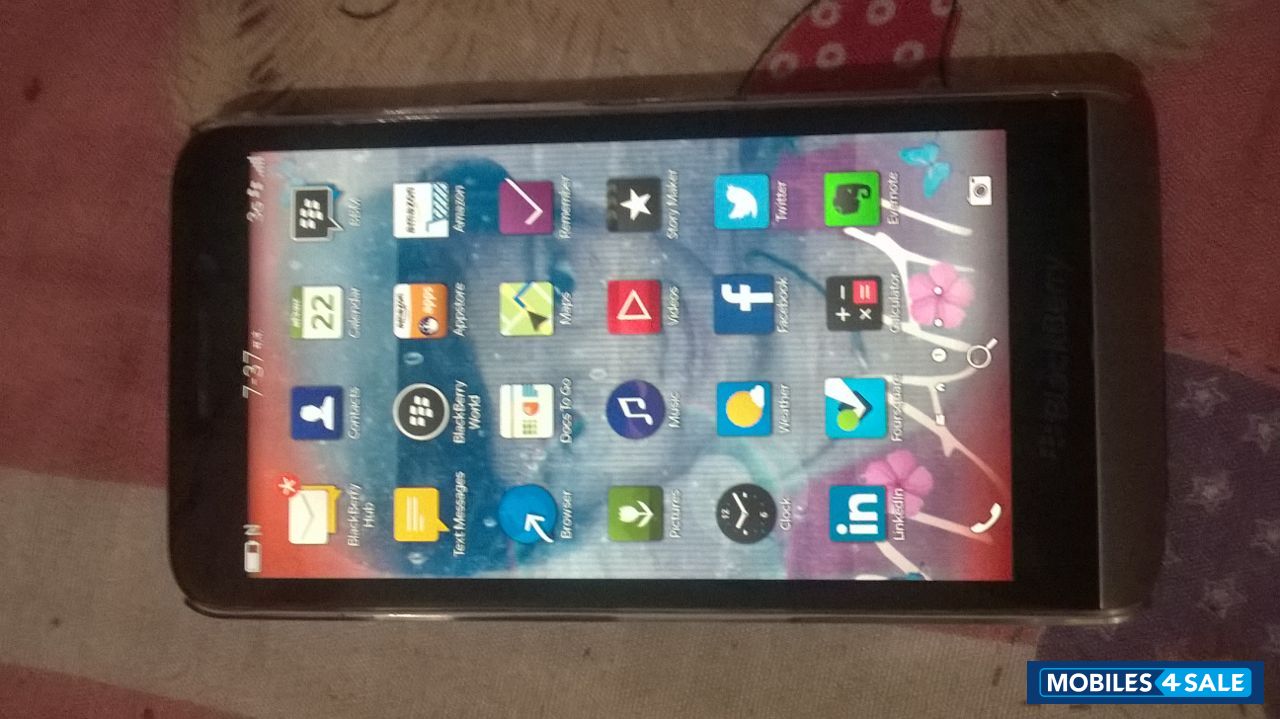 Black BlackBerry Z30