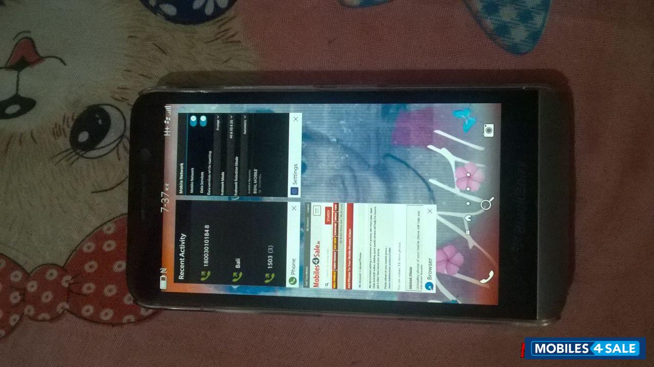 Black BlackBerry Z30