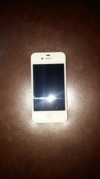 White Apple iPhone 4S