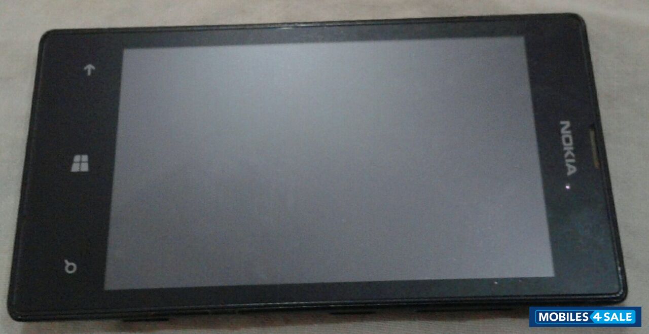 Black Nokia Lumia 520