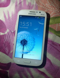 White Samsung Galaxy Grand GT-I9082