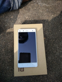 White Xiaomi MI-4