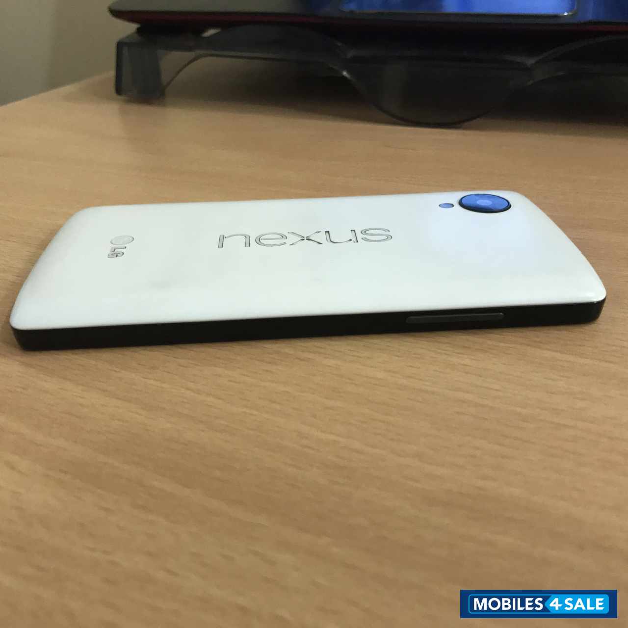 White LG Nexus