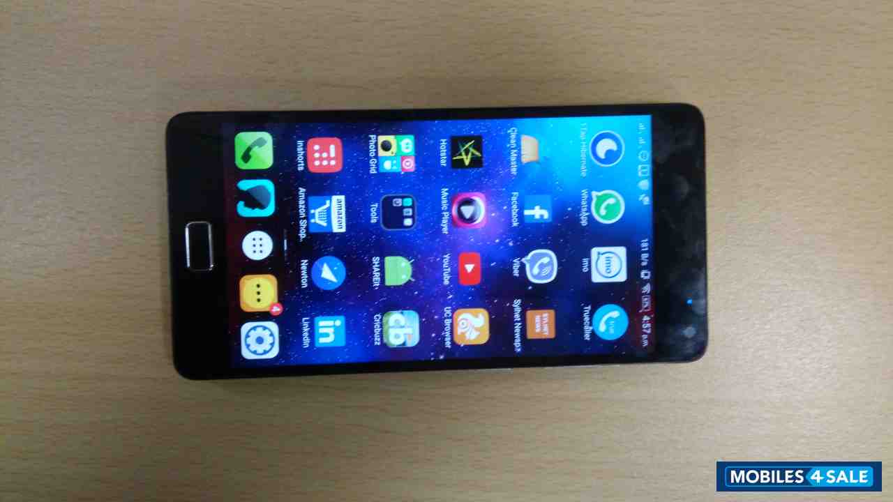 Silver Lenovo Vibe P1