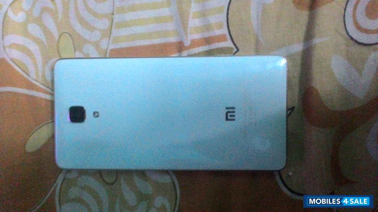 White Xiaomi MI-4