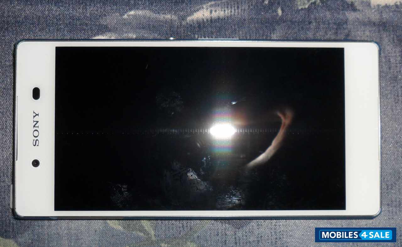 White Sony Xperia Z3 Plus