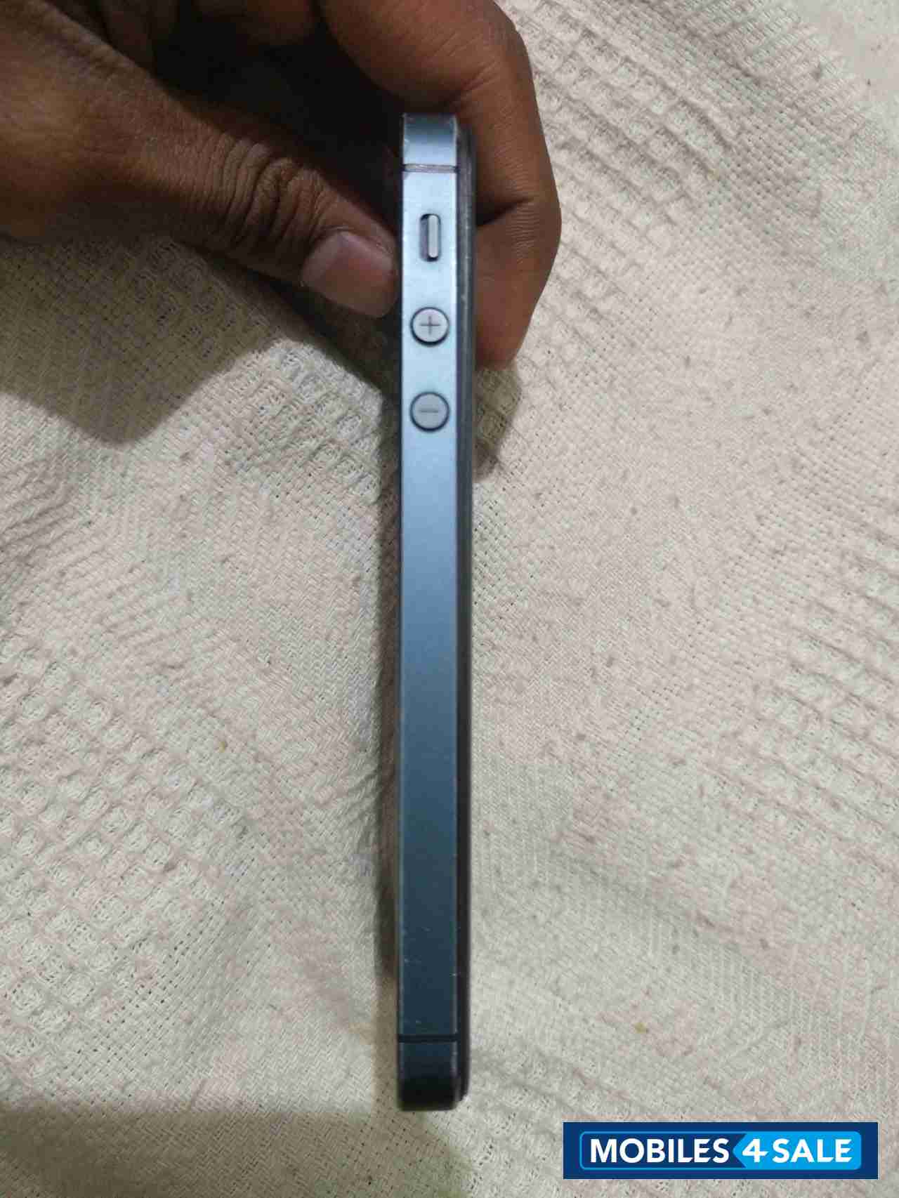 Space Grey Apple iPhone 5 Space Grey Apple iPhone 5