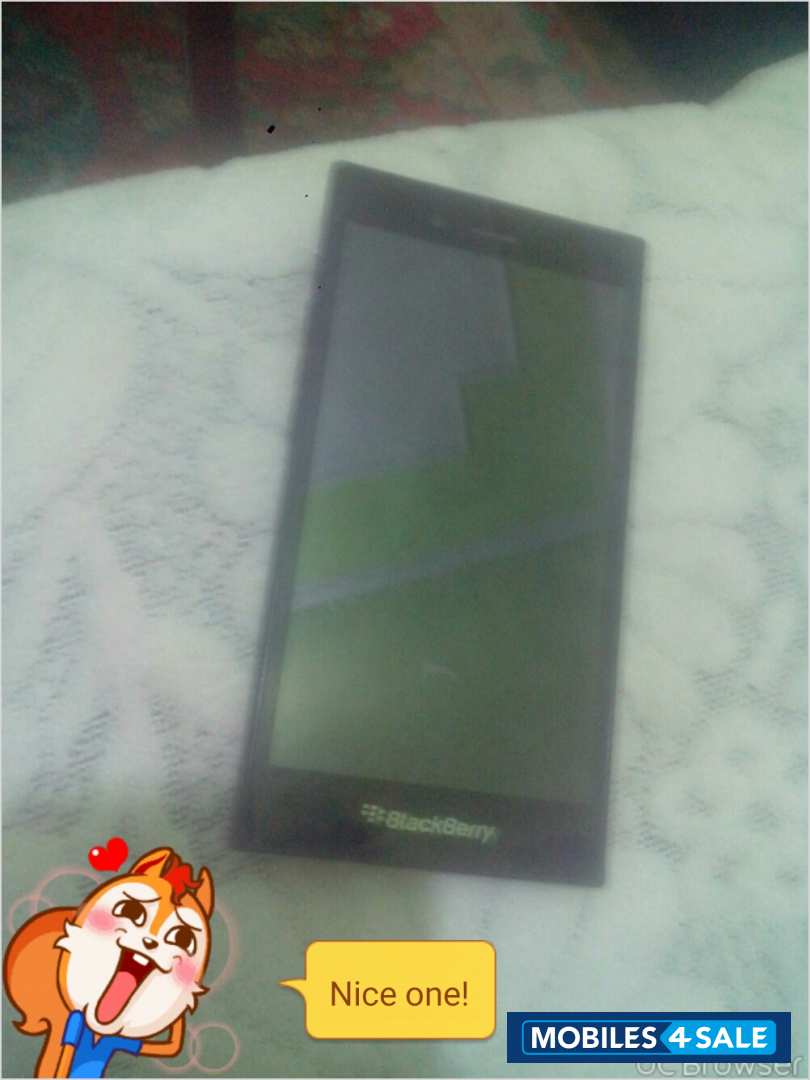 Black BlackBerry Z3