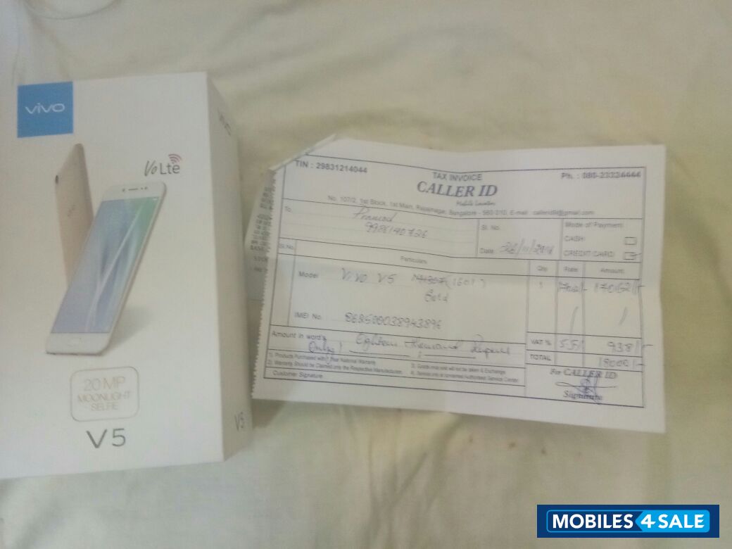 White & Gold Vivo V5