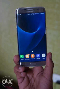 Silver Samsung Galaxy S7 Edge