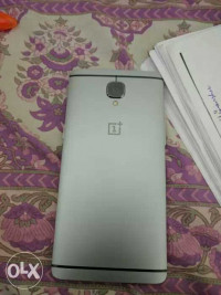 Grey OnePlus 3