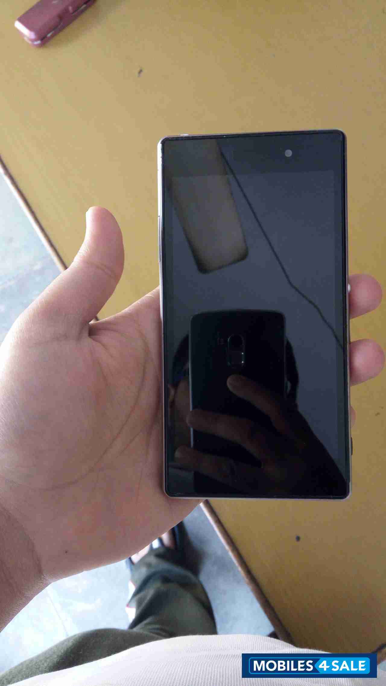 Black Sony Xperia Z1