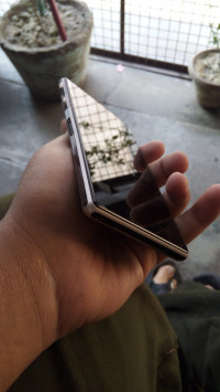 Black Sony Xperia Z1