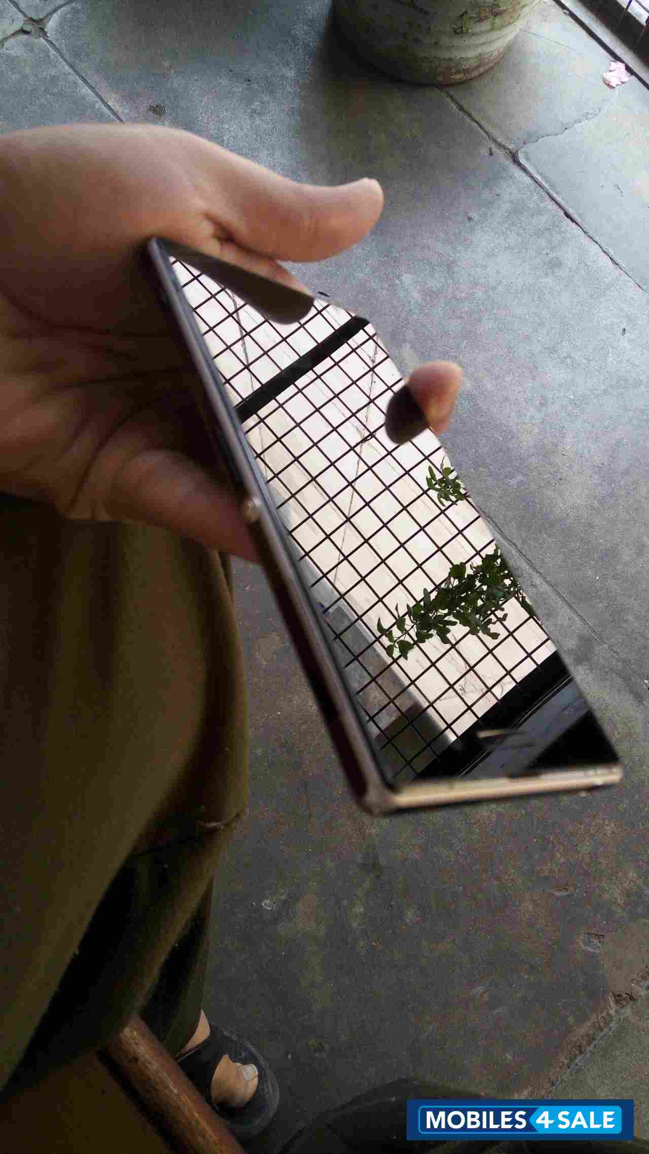 Black Sony Xperia Z1