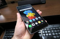 Black Lenovo Phab PB1-750M