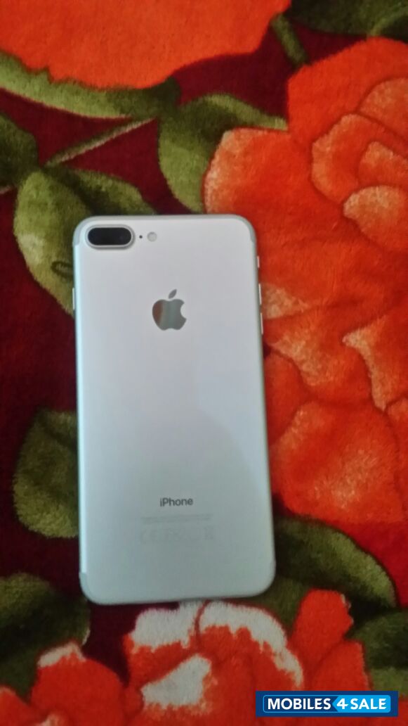 Silver Apple iPhone 7 Plus