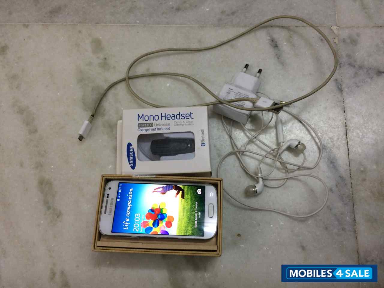 White Samsung Galaxy S4 Mini Duos