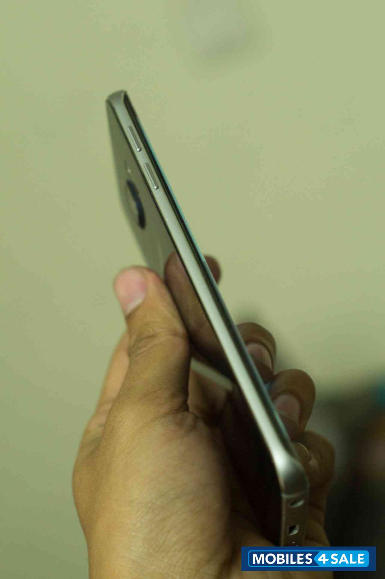 Black Samsung Galaxy S6 Edge