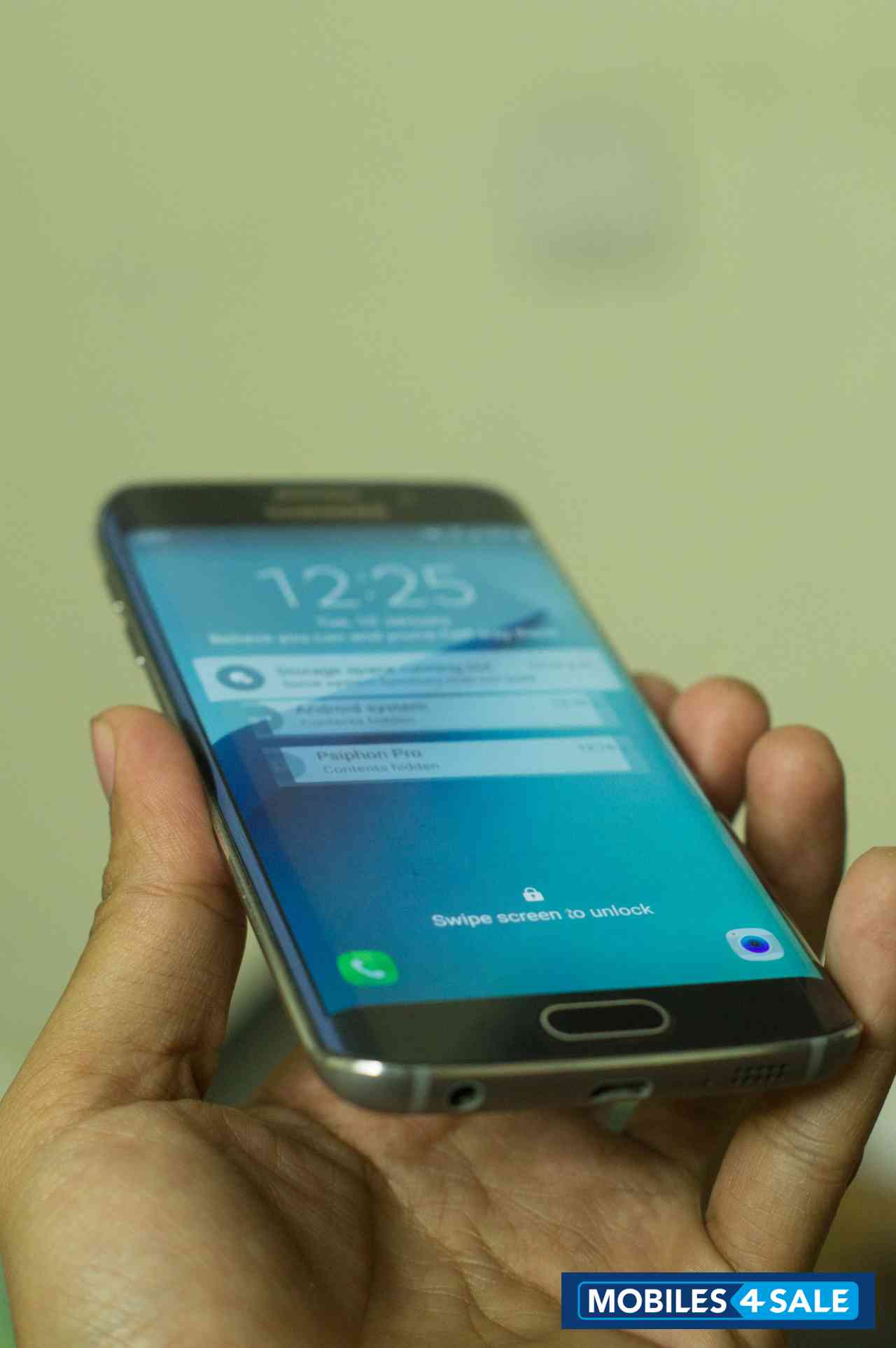 Black Samsung Galaxy S6 Edge