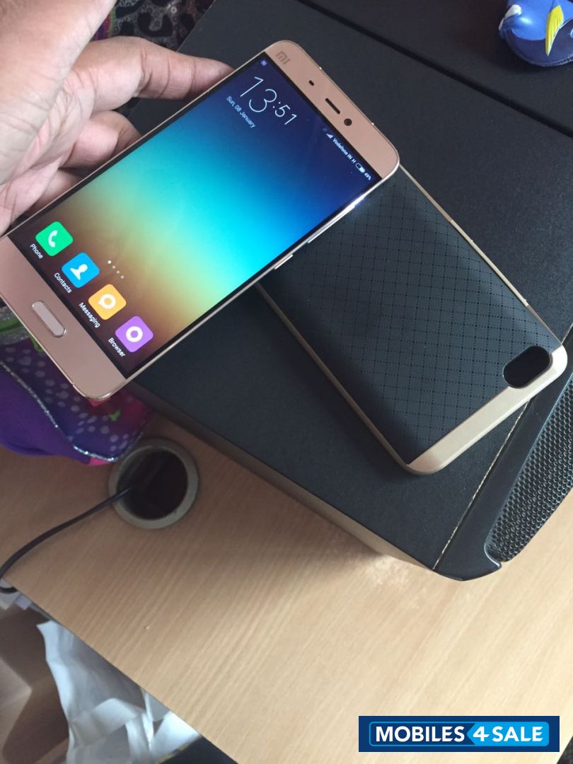 Gold Xiaomi Mi 5