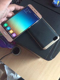 Gold Xiaomi Mi 5
