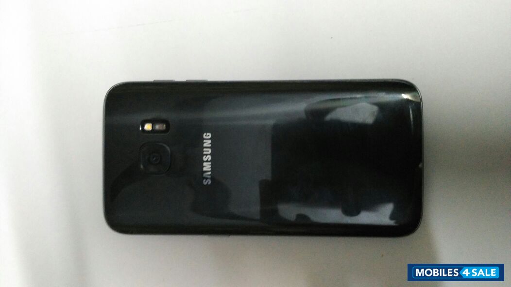 Black Samsung Galaxy S7