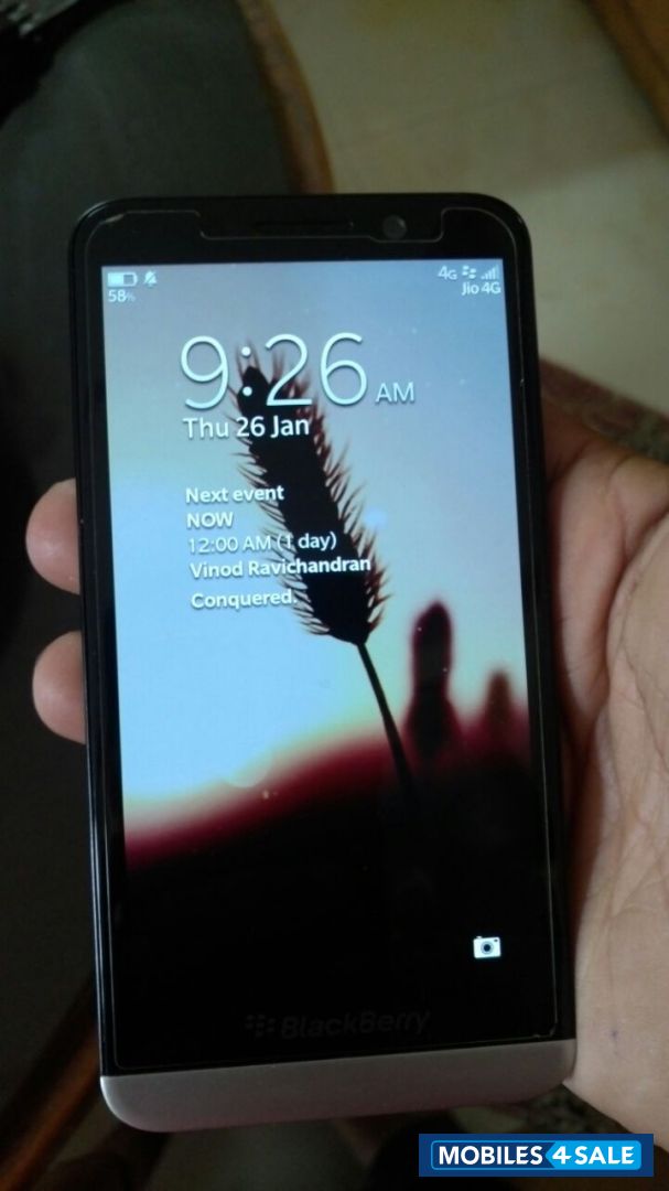 Black BlackBerry Z30