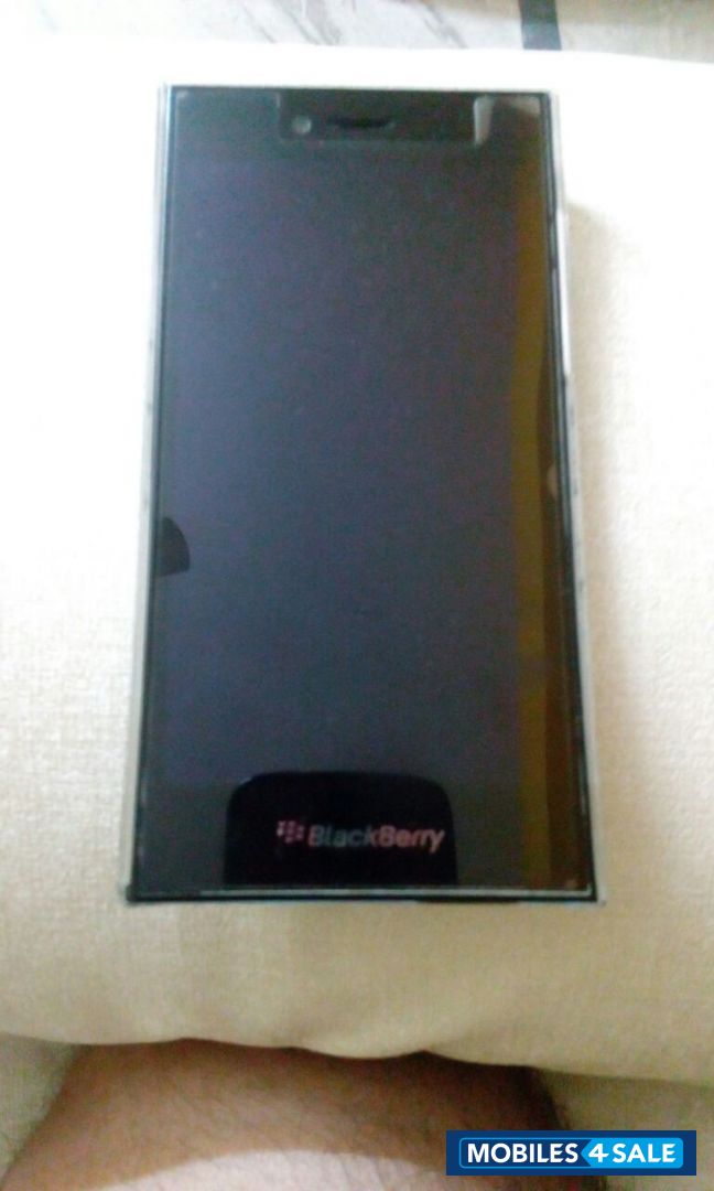 Black BlackBerry Leap