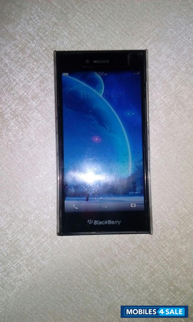 Black BlackBerry Leap