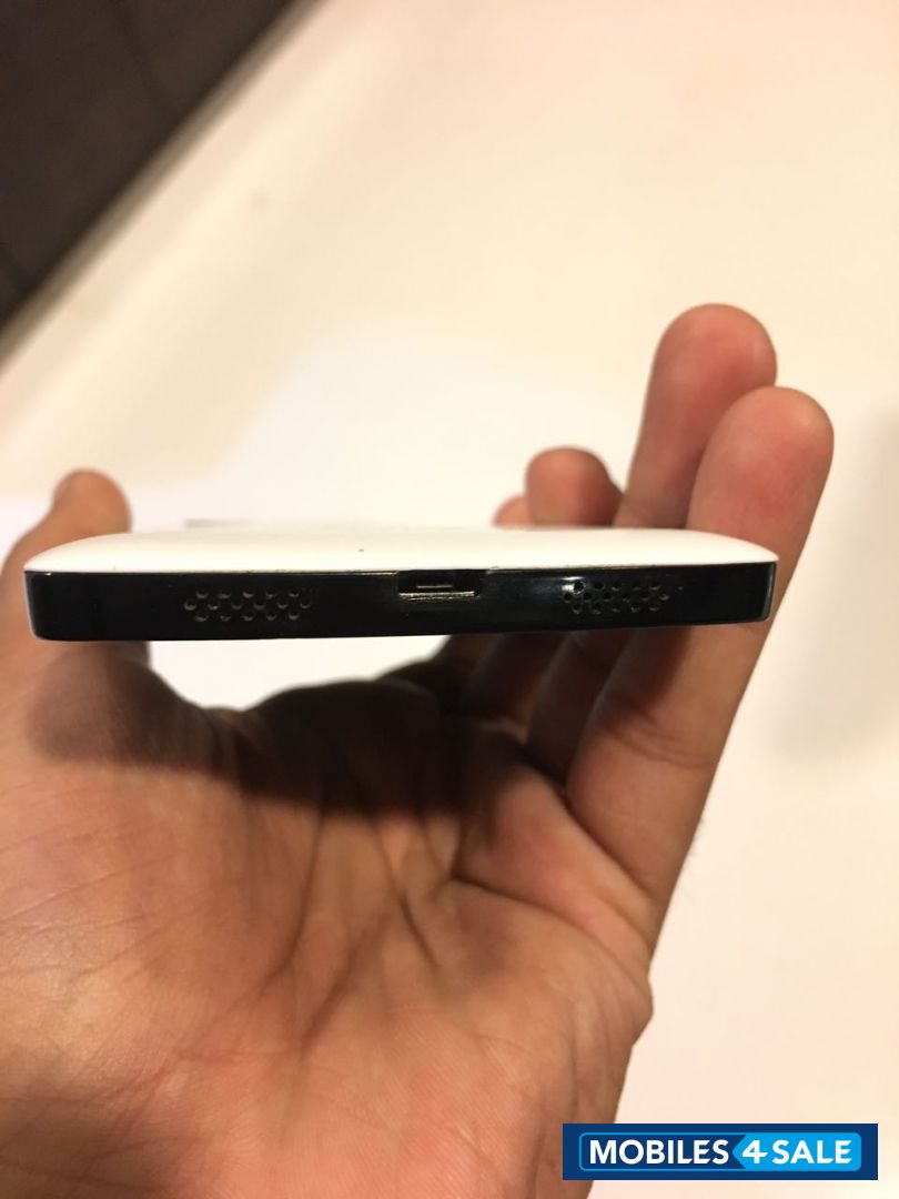 White Google Nexus 5