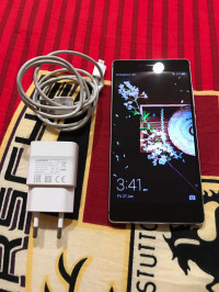 Silver Huawei Ascend P8