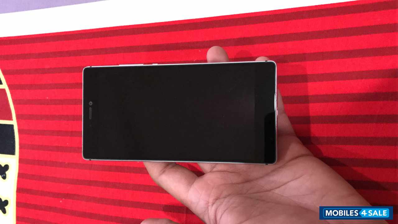 Grey Huawei Ascend P8