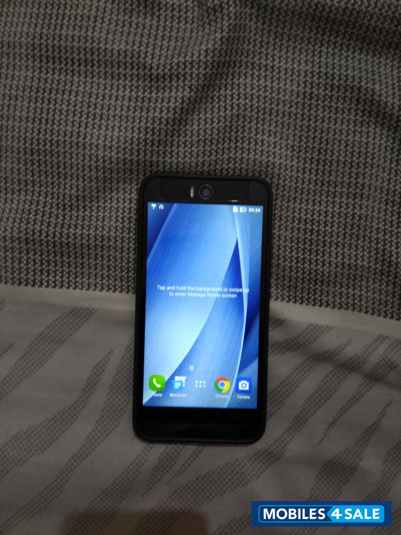 Grey Asus Zenfone Selfie