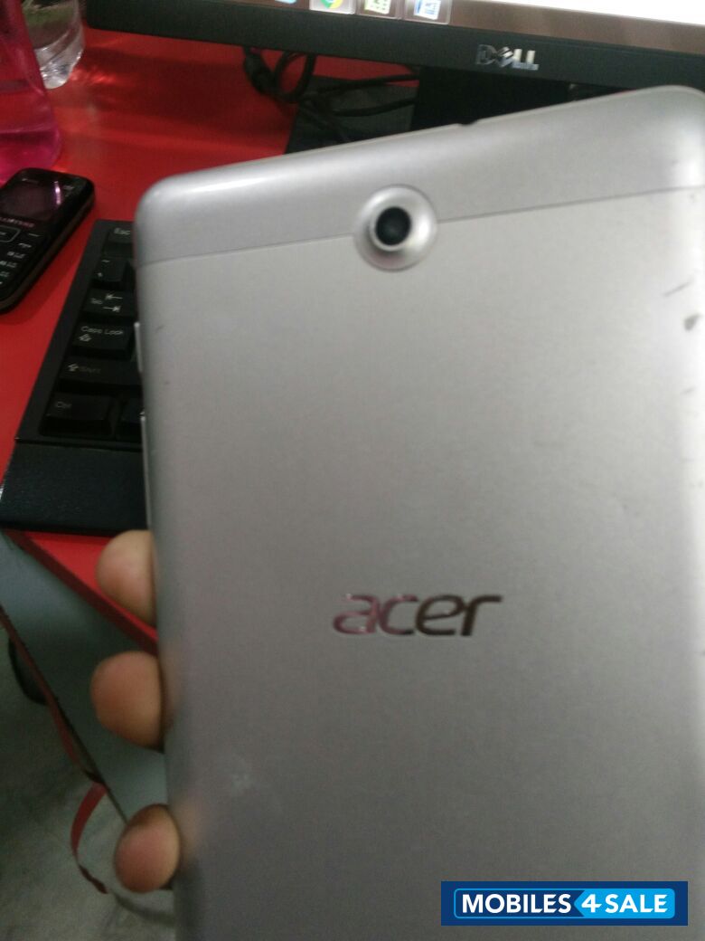 Silver Acer Iconia A1