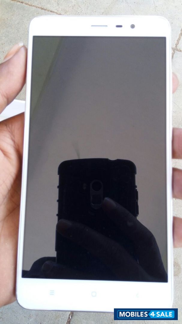 Silver Xiaomi Redmi Note 3